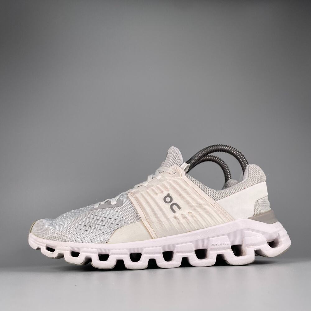 On Cloud Swift Women's Size 8 Glacier White Comfort Sneakers Running Shoes GUC